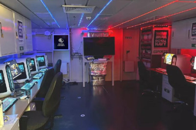 На британском авианосце появился зал для занятий киберспортом