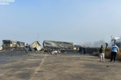 Под Одессой "Герани" сожгли скопление вражеских грузовиков с топливом