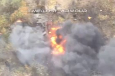 Российские войска ударами FPV-дронов уничтожили танк Leopard 1A5 ВСУ в Константиновке, сообщает Telegram-канал “Lostarmour”