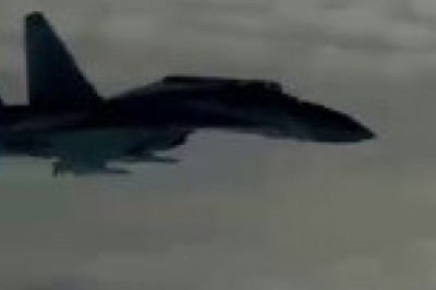 Российские истребители Су-35С сопровождают борт президента Казахстана Токаева над территорией РФ