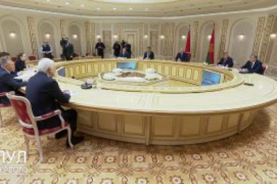 Лукашенко: война на Украине может скоро закончиться