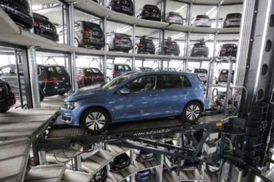 Мало нанимают, много сокращают