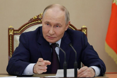 Восстановление СССР исключено и бессмысленно, заявил президент РФ Владимир Путин, отметив, что не стал бы «искать виноватых» в распаде Союза, поскольку дело было в системе