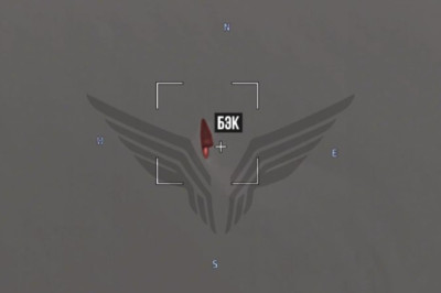 Российские военные из центра "Рубикон" обнаружили и с помощью барражирующего боеприпаса "Ланцет" уничтожили безэкипажный катер ПВО ВСУ с ракетами AIM-9 в акватории Чёрного моря