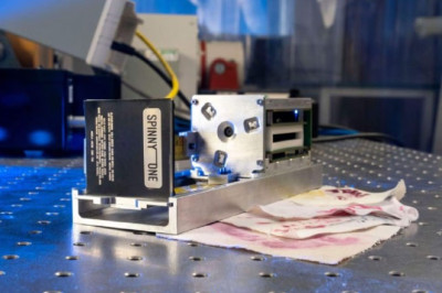 В Шотландии создали ткань, которая меняет цвет из-за радиации