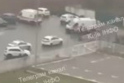 Взрыв в Киеве: у метро Харьковская погиб человек, второй ранен