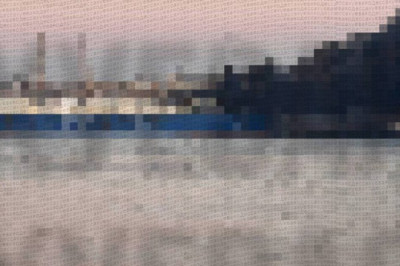 В Одессе пылает грузовое судно после удара баллистических ракет