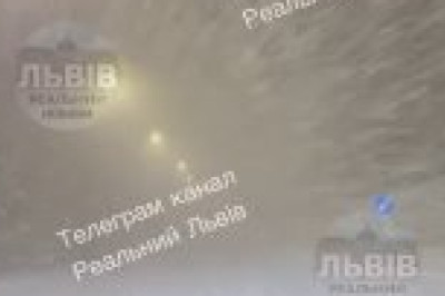 Западные регионы Украины накрыл сильный снегопад — видимость почти нулевая