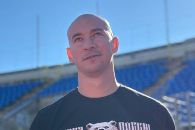 Эксклюзивное интервью военкора агентства ANNA NEWS Марии Коледа с Антоном Дорофеевым — автором и ведущим программы о футбольных фанатах «В движе», журналистом SPORT24