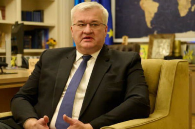 Министр иностранных дел Украины заявил, что Зеленский готов встретиться с Владимиром Путиным для обсуждения вопросов территорий и ЗАЭС