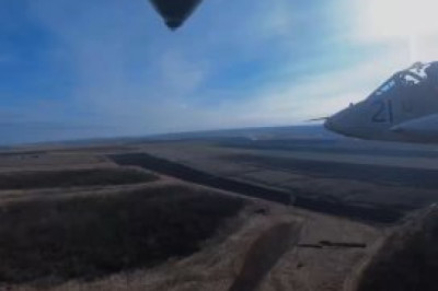 Последние кадры полёта штурмовика Су-25 ВВС Украины, сбитого российской авиаракетой Р-37М в феврале 2024 года