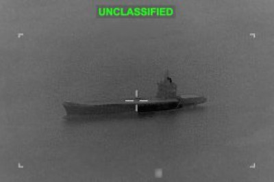 Американские военные нанесли удар по иранскому кораблю-носителю ударных беспилотников, сообщили в Центральном командовании США на Ближнем Востоке