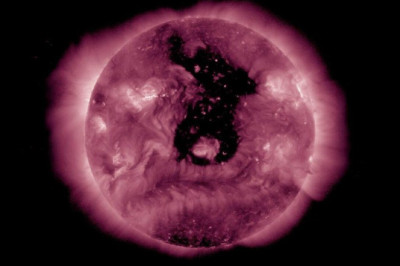 На Земле в течение суток начнутся магнитные бури от корональной дыры на Солнце