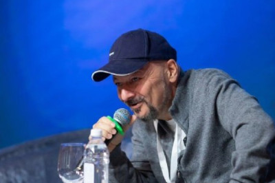 В Москве зажгли, теперь едем в Петербург!